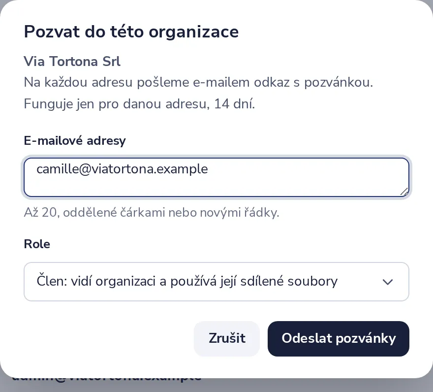 Zadejte jejich e-mailové adresy