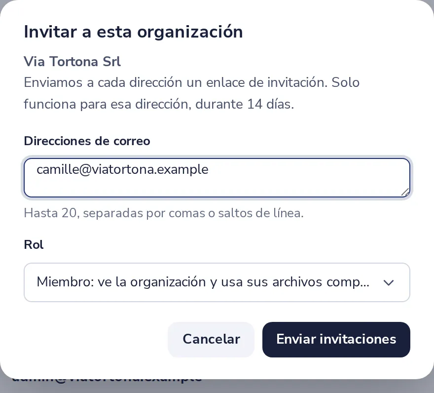 Escribe sus correos